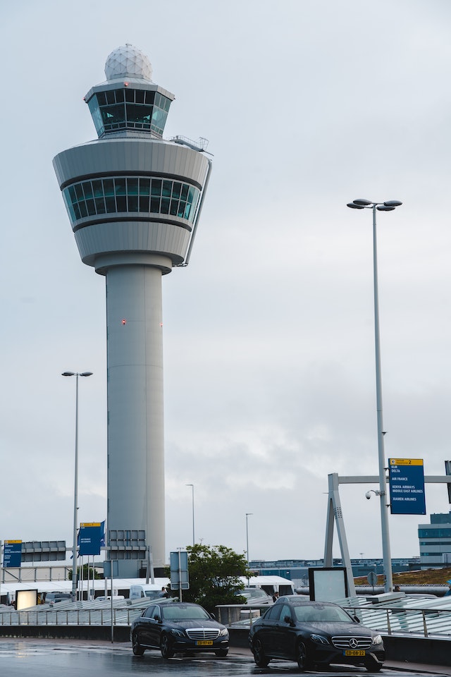 Waar kan je de Schiphol vertrektijden vinden?